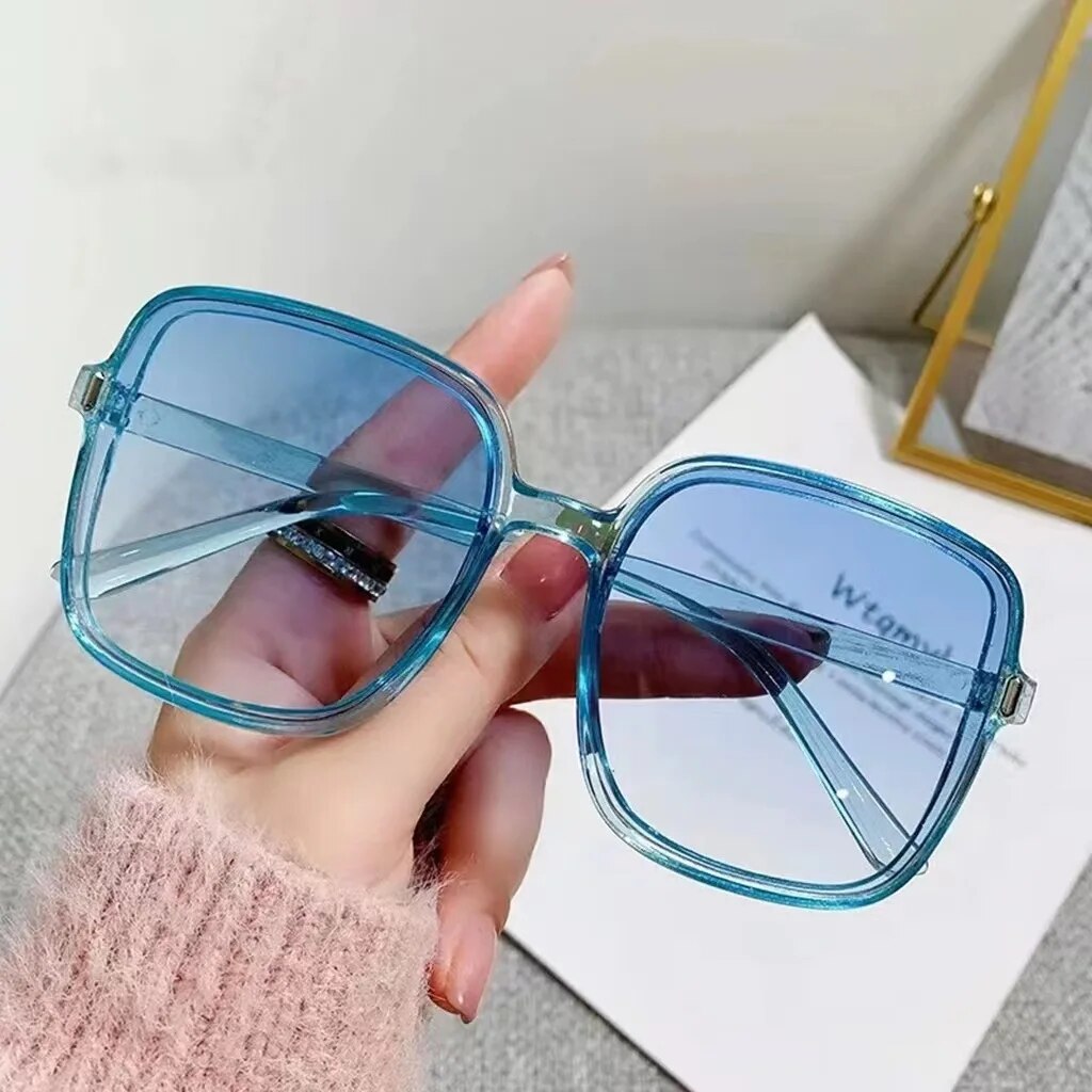 Moderne quadratische Sonnenbrille mit UV400 Schutz | Stilvolles Accessoire für jeden Anlass 4