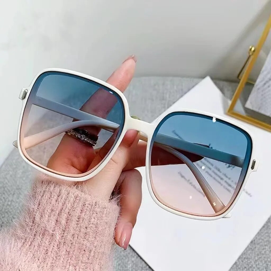 Moderne quadratische Sonnenbrille mit UV400 Schutz | Stilvolles Accessoire für jeden Anlass 5