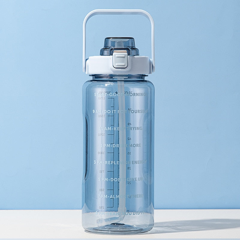 Motivierende 2L Trinkflasche mit Zeitmarkierungen - Auslaufsicher & Umweltfreundlich für Optimale Hydration 4